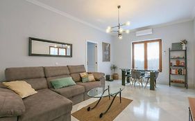 Riverwalk Suites - Puente Triana